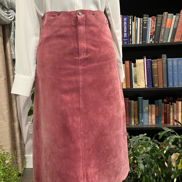 Vintage Suede Leather Skirt by Jacob Size 5/6, Dusty Rose - Picture 2 of 4